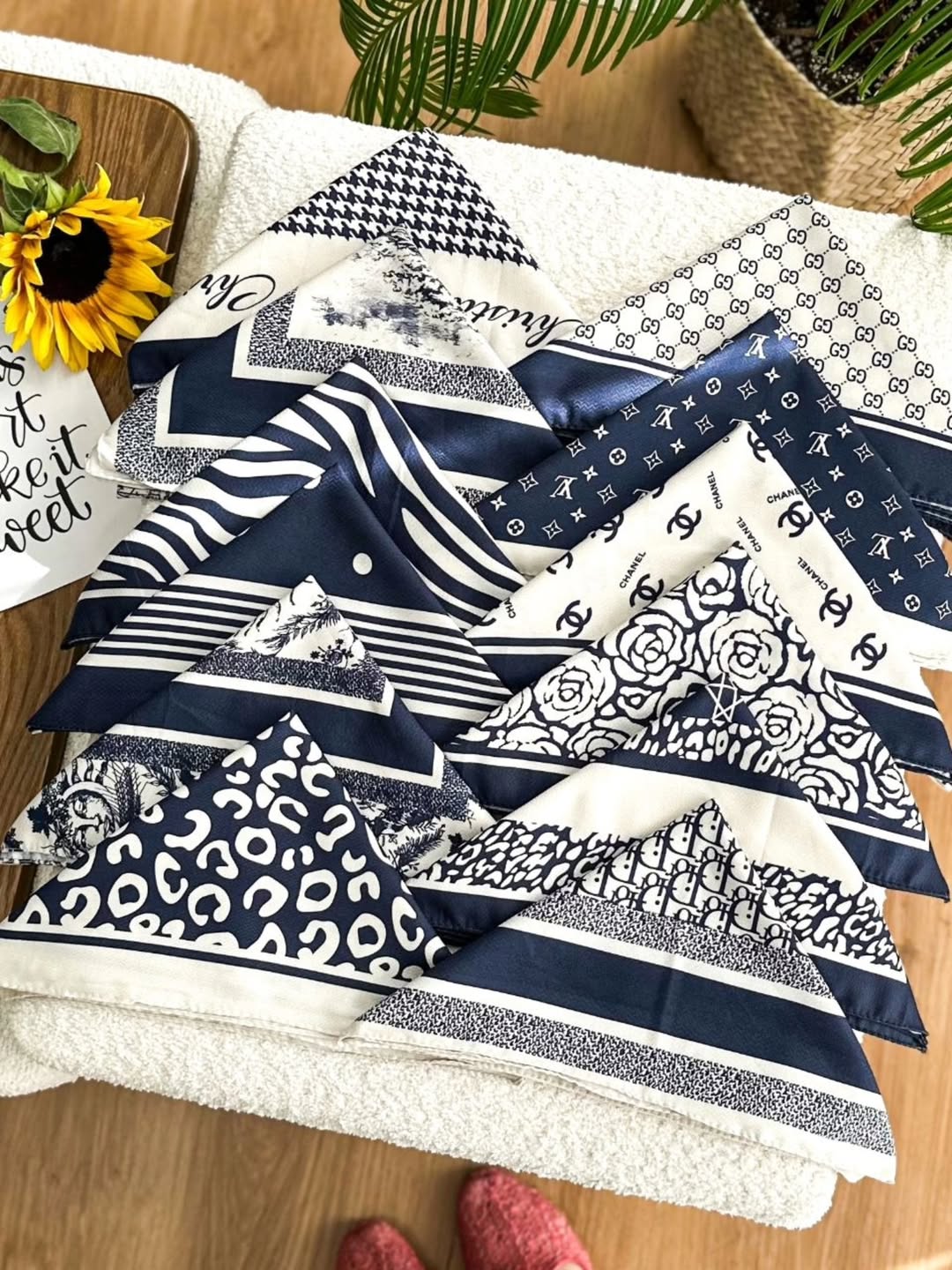 مینی‌اسکارف نخی (سرمه ای)