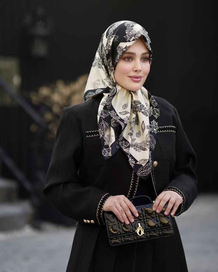 روسری ابریشم توییل طرح برگ
