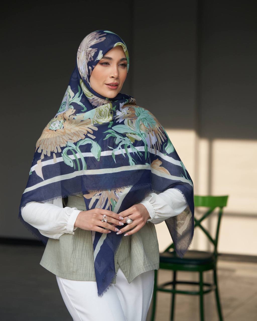 روسری نخی مدال ریشه پرزی